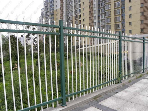 濰坊小區(qū)隔離網(wǎng)圖片2 濰坊小區(qū)隔離網(wǎng)圖片2