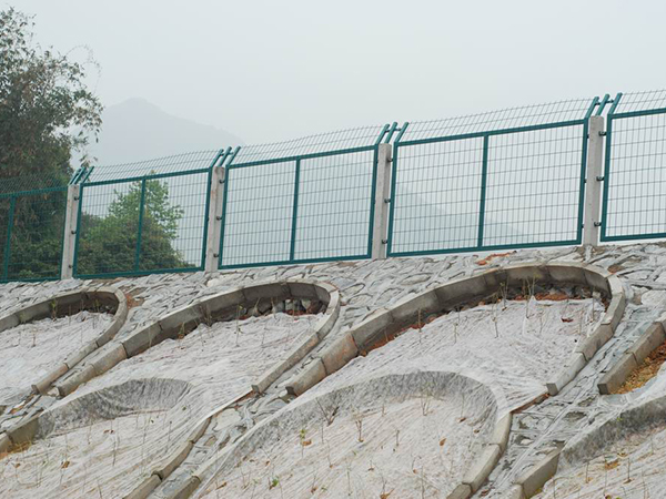 貴州鐵路防護柵欄圖片4 貴州鐵路防護柵欄圖片4