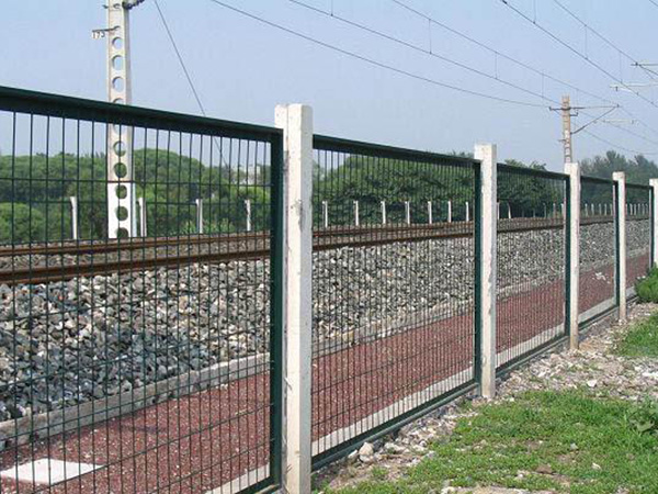 高速鐵路防護(hù)欄 高速鐵路防護(hù)欄