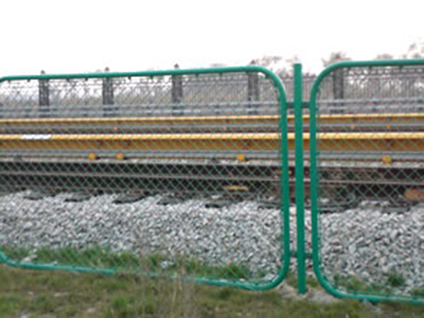 貴州高速鐵路防護(hù)欄圖片3