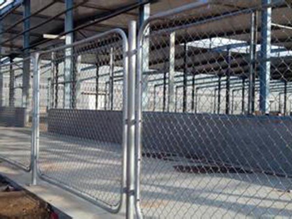 濰坊鐵絲網(wǎng)護(hù)欄圖片3