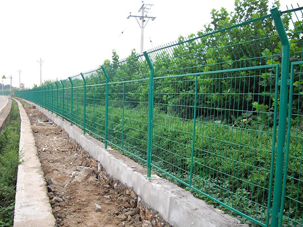 濰坊公路護欄網(wǎng)圖片7 濰坊公路護欄網(wǎng)圖片7