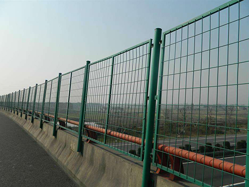 濰坊橋梁隔離網(wǎng)圖片2 濰坊橋梁隔離網(wǎng)圖片2