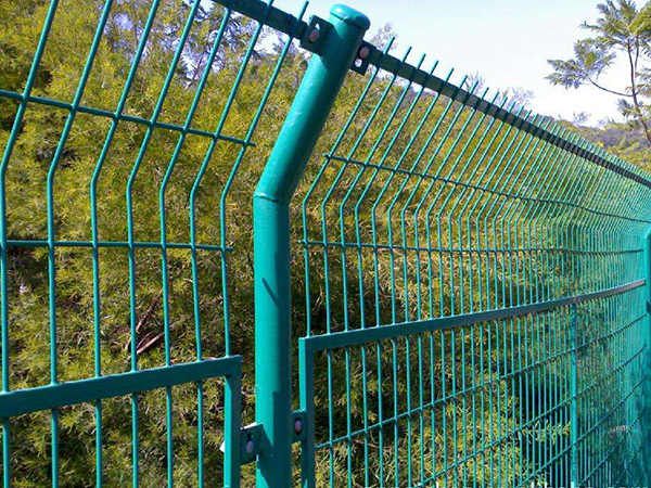 濰坊鐵絲網(wǎng)圍墻圖片1 濰坊鐵絲網(wǎng)圍墻圖片1