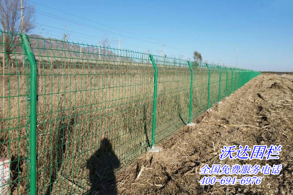 貴州內(nèi)蒙古工業(yè)設(shè)計園光伏圍墻護欄網(wǎng)工程圖片2