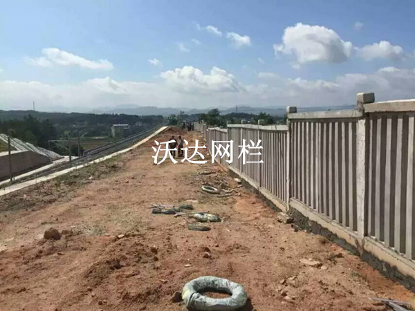 濰坊贛鐵路客專刺絲滾籠項目工程圖片3