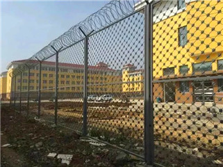 貴州延吉世紀(jì)花園小區(qū)防攀爬圍墻護(hù)欄網(wǎng)圖片2