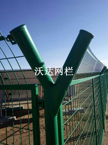 濰坊內(nèi)蒙古烏拉特中旗油井護(hù)欄網(wǎng)工程圖片4
