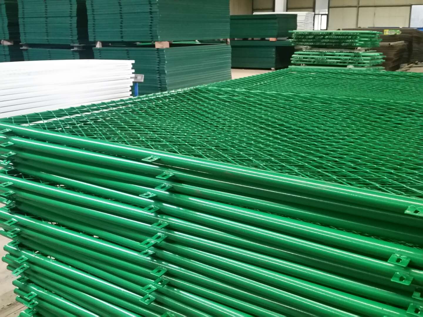 貴州浸塑隔離網(wǎng)圖片3 貴州浸塑隔離網(wǎng)圖片3