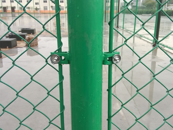 貴州籃球場(chǎng)護(hù)欄網(wǎng)圖片2