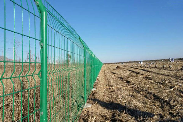 濰坊三角折彎護(hù)欄網(wǎng)圖片6