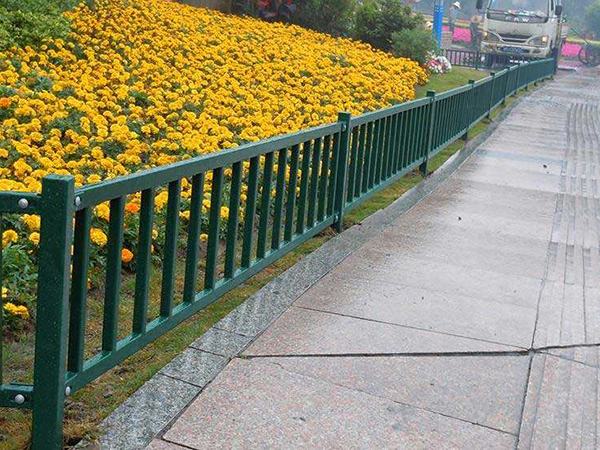 綠化護欄 - 安平縣中澤絲網(wǎng)制造有限公司圖片1