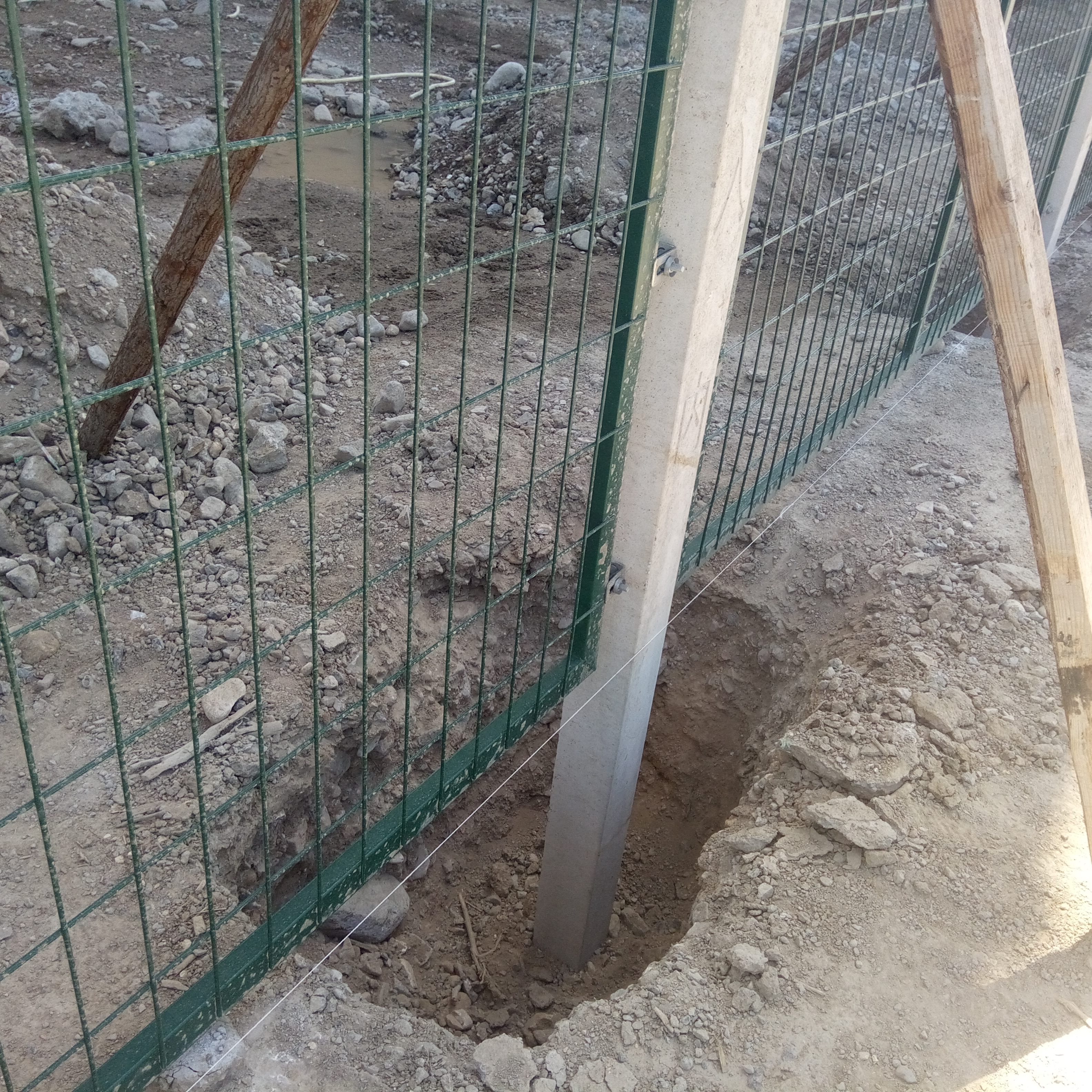 貴州鐵路橋下防護柵欄圖片5