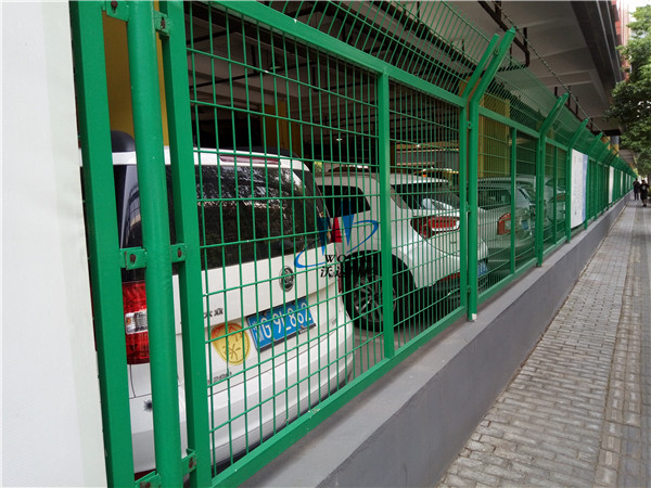 貴州框架護(hù)欄網(wǎng)上海嘉定項目工程案例圖片2