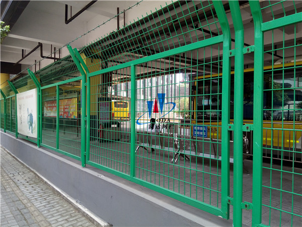 貴州框架護(hù)欄網(wǎng)上海嘉定項目工程案例圖片4