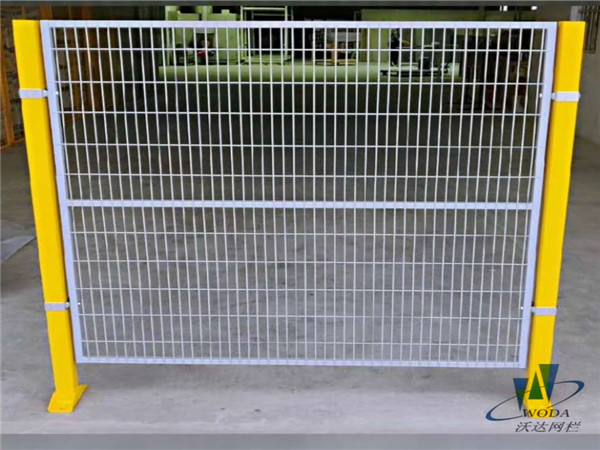 貴州倉(cāng)庫(kù)隔離網(wǎng)現(xiàn)貨圖片6 貴州倉(cāng)庫(kù)隔離網(wǎng)現(xiàn)貨圖片6