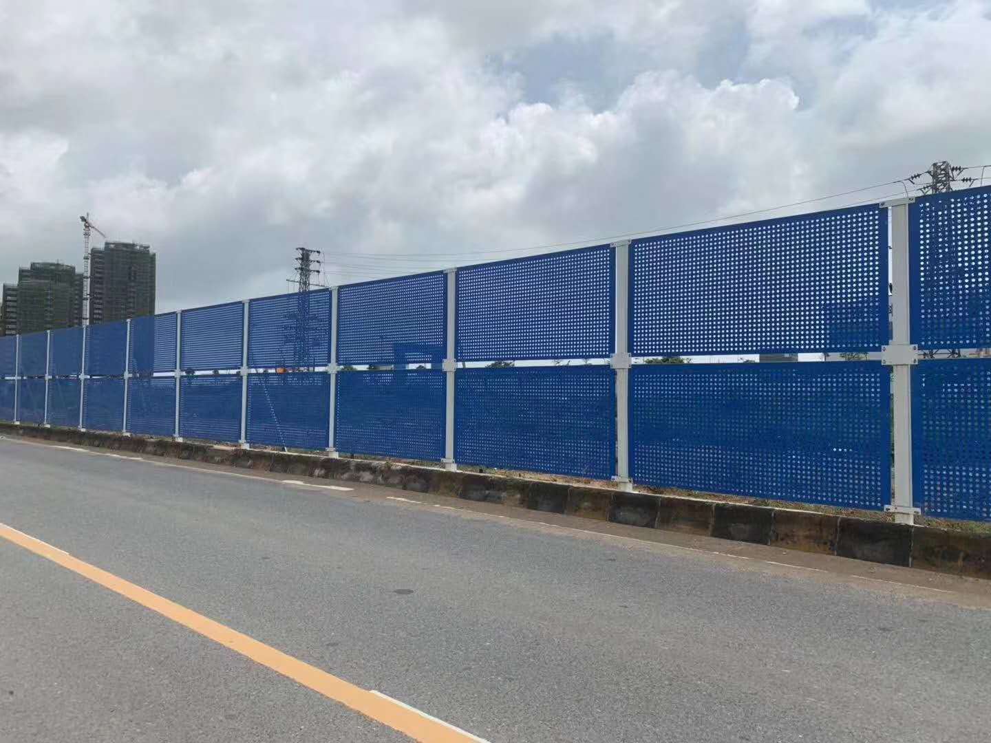 沖孔網護欄圖片1 沖孔網護欄圖片1