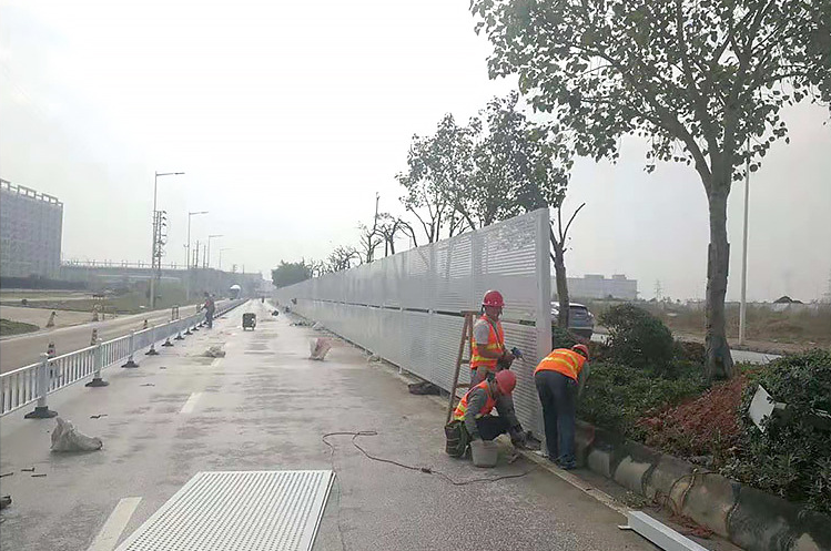 沖孔網護欄圖片6 沖孔網護欄圖片6