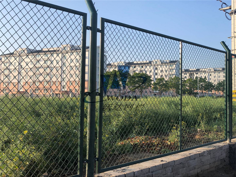 濰坊小區(qū)隔離網(wǎng)圖片6 濰坊小區(qū)隔離網(wǎng)圖片6
