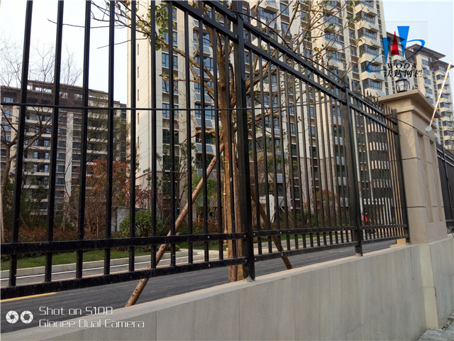 麗江圍墻鐵藝護(hù)欄