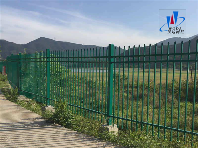 濰坊圍墻鐵藝護(hù)欄圖片4