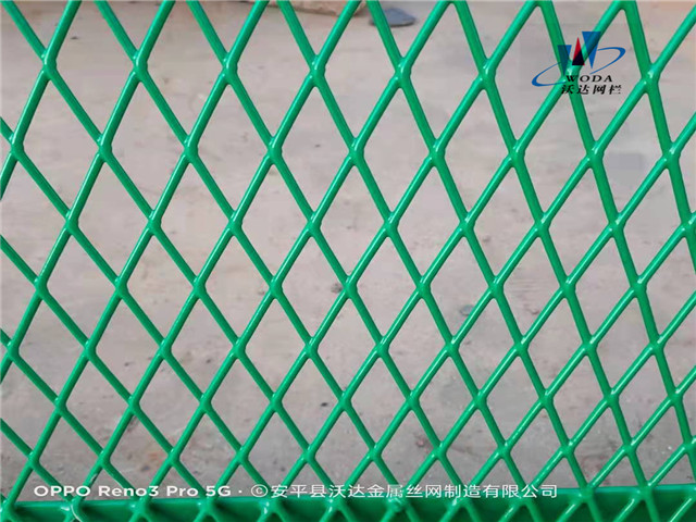 濰坊鋼板網(wǎng)護欄圖片2 濰坊鋼板網(wǎng)護欄圖片2