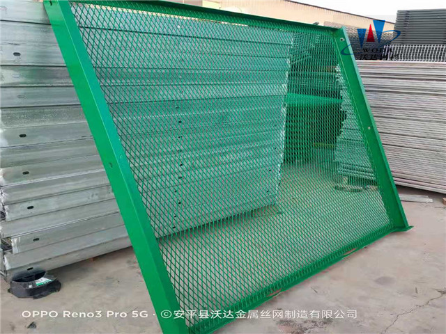 濰坊鋼板網(wǎng)護欄圖片4 濰坊鋼板網(wǎng)護欄圖片4