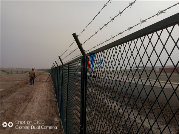 貴州北京大興機場附近河道護欄網(wǎng)案例圖片5