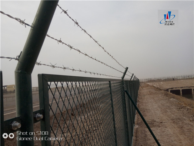 貴州北京大興機場附近河道護欄網(wǎng)案例圖片2