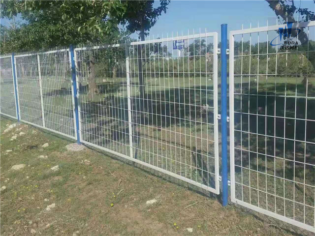 濰坊高速公路護(hù)欄網(wǎng)圖片6 濰坊高速公路護(hù)欄網(wǎng)圖片6