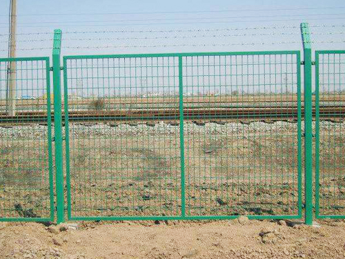 浸塑鐵路防護(hù)柵欄 (1).jpg 浸塑鐵路防護(hù)柵欄 (1).jpg