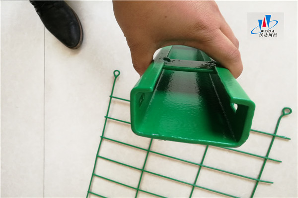 貴州C型柱隔離柵圖片5 貴州C型柱隔離柵圖片5