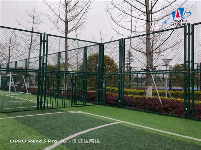 麗江球場圍網(wǎng)圖片4