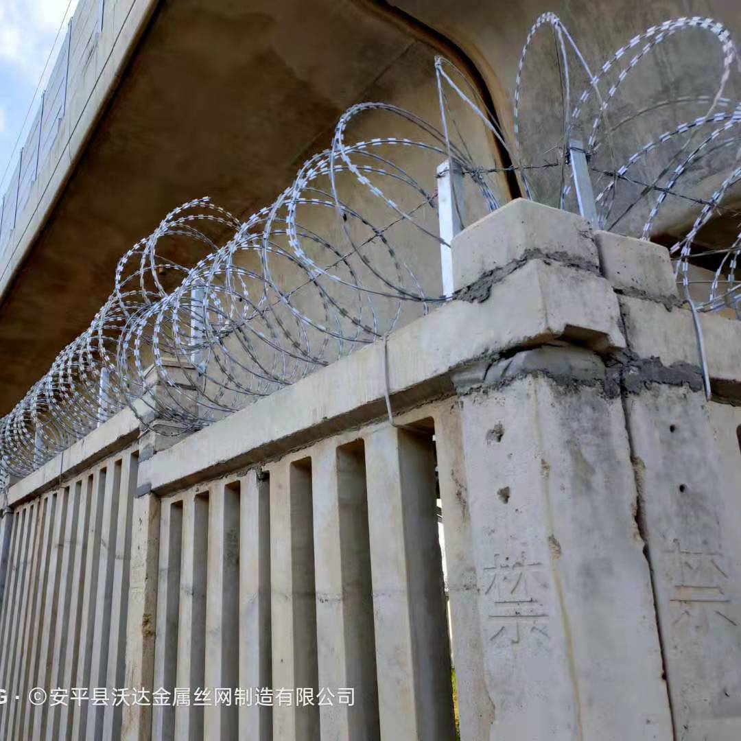 貴州高鐵刺絲滾籠圖片4